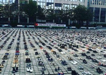 4500 حذاء فلسطيني أمام الاتحاد الأوروبي