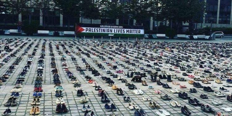 4500 حذاء فلسطيني أمام الاتحاد الأوروبي