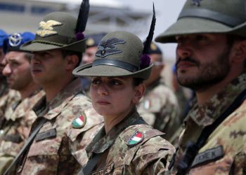 جنود ايطاليون يدخلون مناطق سيطرة قوات سوريا الديمقراطية