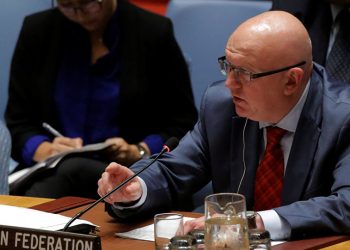 فاسيلي يتوقع أن ترسل المعارضة مرشحيها الى لجنة الدستور