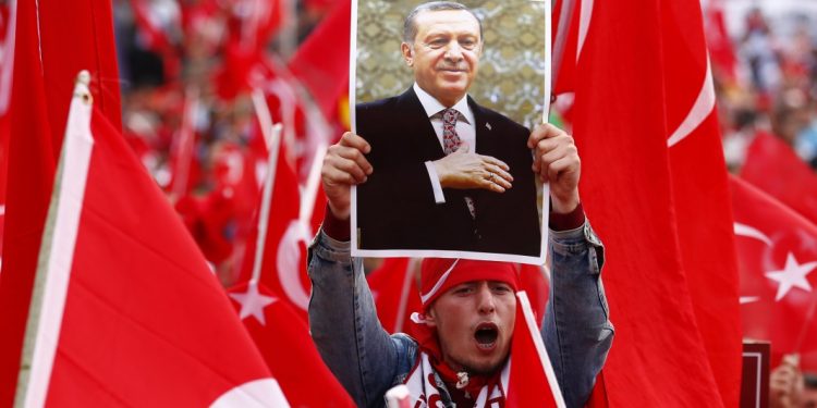 في تركيا: الديمقراطية تنتصر