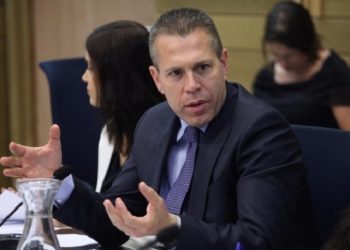 جلعاد أردان يهدد بشار الأسد لتمسكه بوجود الايرانيين