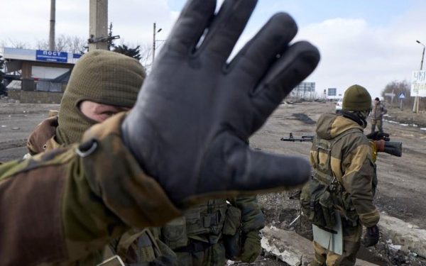 الرستن: اعتقال عناصر “الدفاع المدني” لتغيير رواية الهجوم الكيماوي؟