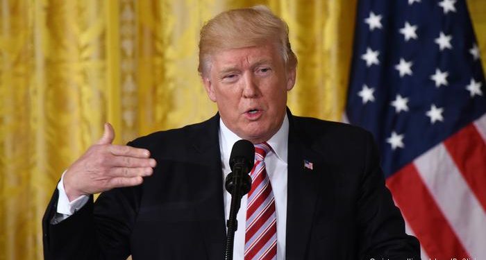 الرئيس الأمريكي “دونالد ترامب” ينفي أن يكون أصدر أمراً بقتل الأسد