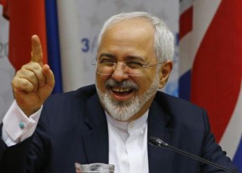 ظريف: إيران تحاول تجنيب إدلب ما وصفه بـ “حمام دم”