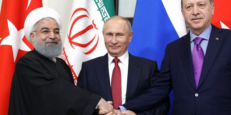 الرؤساء الثلاثة يسعون لحل وسط يقضي بتنفيذ عملية عسكرية محدودة