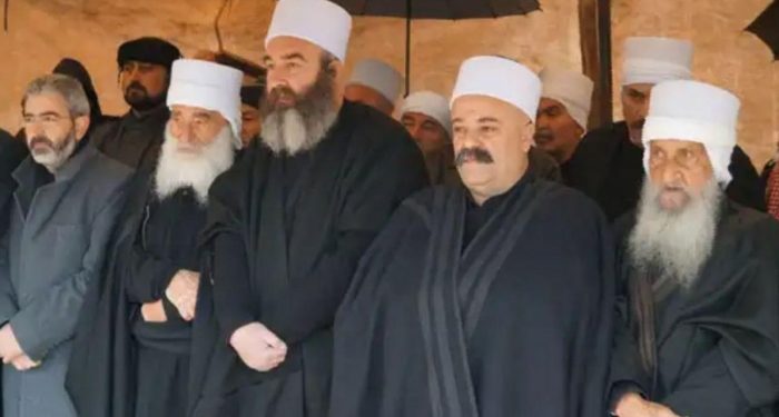 الهجري يدعو الشباب الدروز للالتحاق بالخدمة الإلزامية وتلبية نداء الوطن