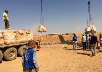 انتهاء توزيع المساعدات في مخيم الركبان