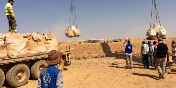 انتهاء توزيع المساعدات في مخيم الركبان