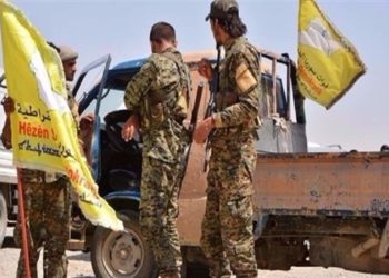 غضب عشائري في الرقة ضد “قوات سوريا الديمقراطية” بعد اغتيال الشيخ الهويدي