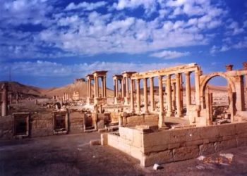 في حنايا المدافن