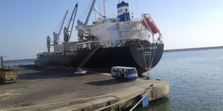 وصول أربع بواخر روسية محملة بالقمح إلى ميناء اللاذقية