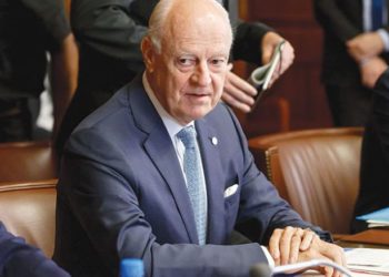 لماذا أطاحت الدول الضامنة الثلاث باستيفان ديمستورا؟