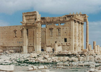 تحتَ رُواقِ الفجر