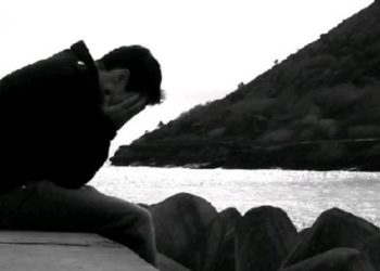 سأبقى كما ولدتني الرياح