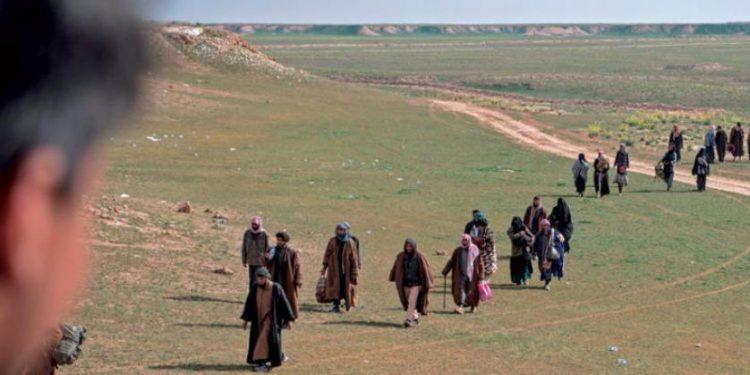 أكبر عملية خروج لـ«داعش» من جيبها الأخير شرق سوريا