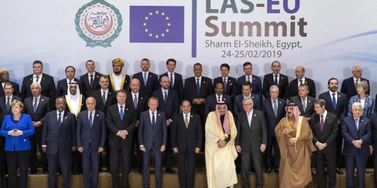 الاستثمار في وحل الاستقرار