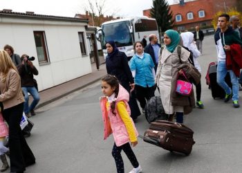 اللاجئ السوري وإشكالية: كيف أجد عملًا؟؟!!