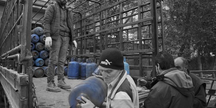 اللاذقية: وكأنها سوق الحرامية!