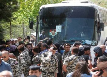 سوريو لبنان: وهمُ “العودة الآمنة” وخدعةُ “العودة الطوعية”