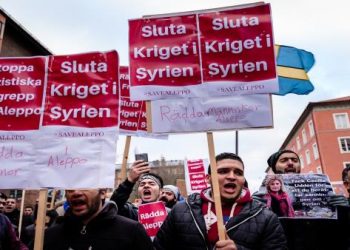سوريون يقدمون شكوى جنائية في السويد ضد مسؤولين بنظام الأسد