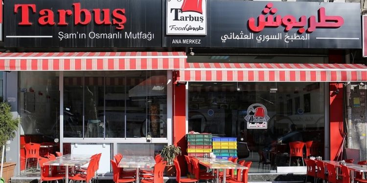 يملكون الخبرة ورأس المال.. كيف ساهم السوريون في دفع اقتصاديات دول الجوار؟