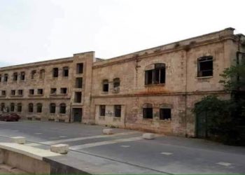 حلب: “السياحة” تُوزع أملاك الوقف الإسلامي على رجال الأعمال