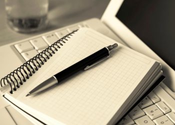 القلم يرجف وحرفي يحتضر