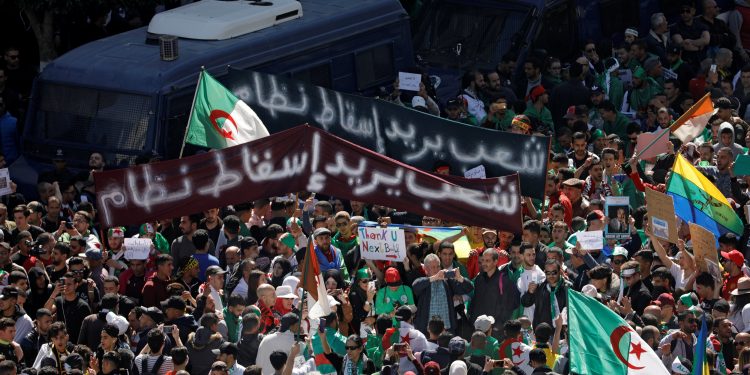 بيان تضامن ودعم عربي لانتفاضة الجزائر الشعبية