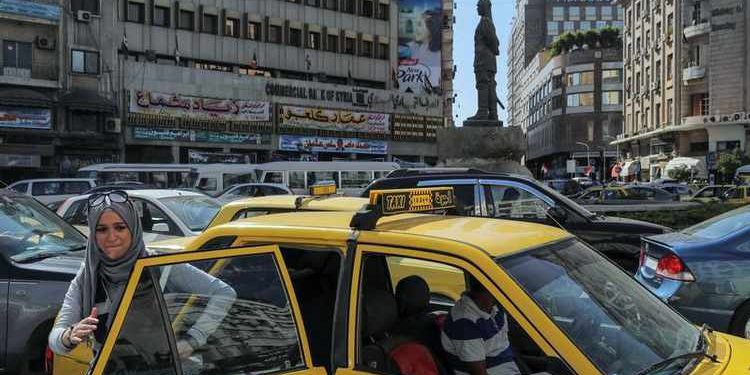 تفاقم أزمة البنزين في دمشق «يعطل» إشارات المرور و«يجمّد» حركة السيارات