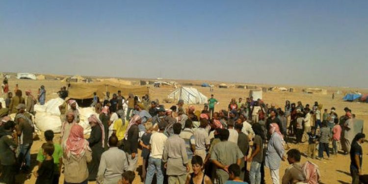 خروج المئات من مخيم الركبان بعد إجراء «تسوية»