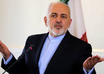 بعد أن تسبّب “الأسد” بتقديم استقالته.. “ظريف” في دمشق