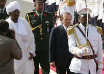 لماذا أسقطت الثورة في الجزائر والسودان طواغيتها وتعثرت في سورية؟!