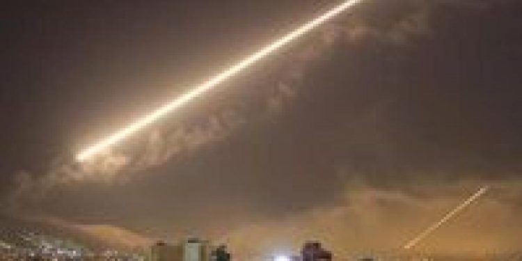 صواريخ إسرائيلية تستهدف مقرا لقوات النظام السوري في القنيطرة