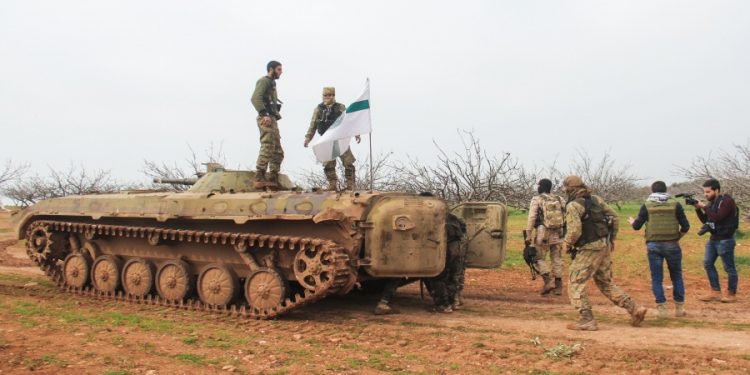 فصائل المعارضة السورية وبدعم من أنقرة توقف تقدم قوات النظام على إدلب وحماة