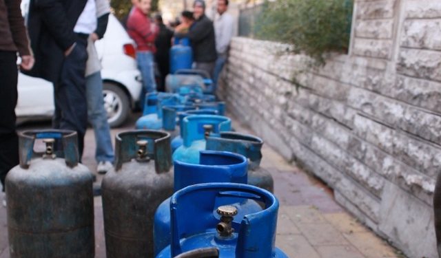 لماذا سمحت روسيا وإيران بأزمة الطاقة في سورية؟