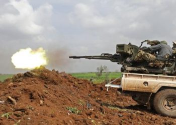 النظام السوري يحشد في ريف حماة: محاولة لوقف النزف