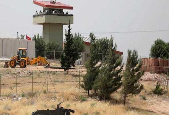 تركيا ترسل أسلحة جديدة للمعارضة السورية وتعزز جيشها بقوات كوماندوز في إدلب