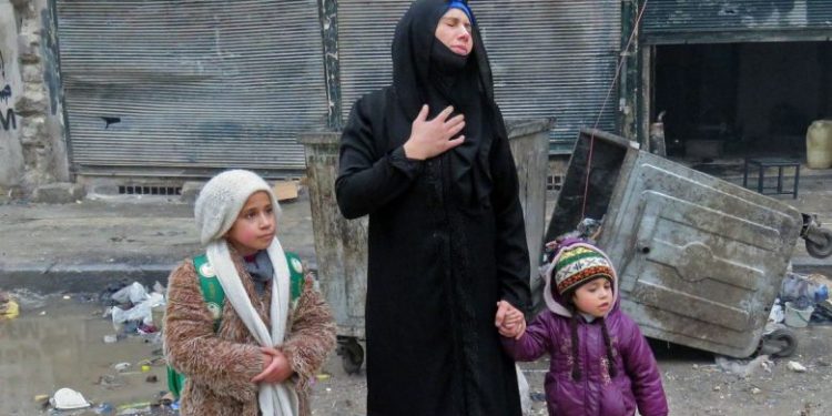 زوجة بطل بالمعتقل