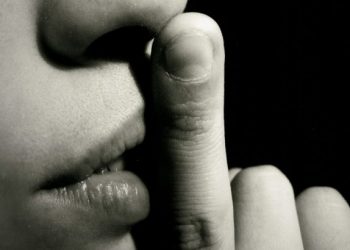 سكوتٌ من ذهب