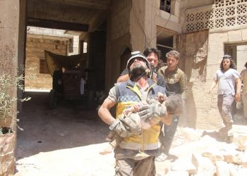 أبحثُ عن حرفٍ ينزفُني