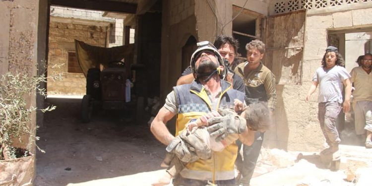 أبحثُ عن حرفٍ ينزفُني