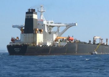 احتجاز ناقلة نفط عملاقة متجهة إلى سوريا في جبل طارق