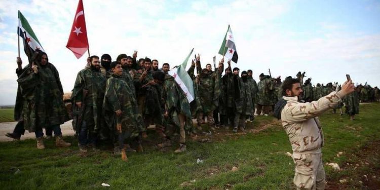 أنقرة تحشد على أطراف منبج للضغط على واشنطن