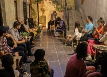 باب الشمس، بوابة عبور لشباب حالم بالضوء