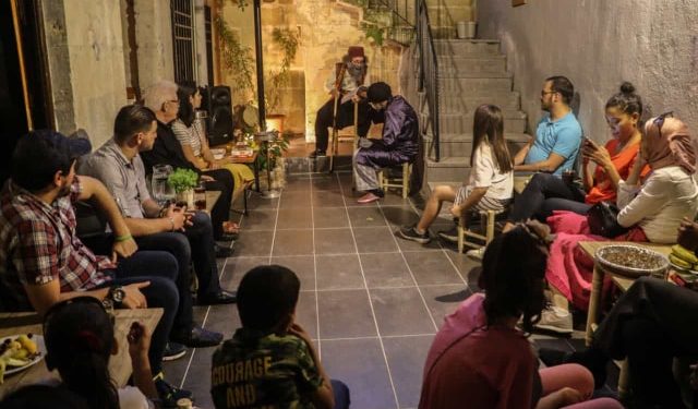 باب الشمس، بوابة عبور لشباب حالم بالضوء