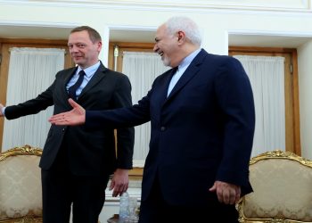 باريس تروّج لـ “هدنة” أميركية إيرانية