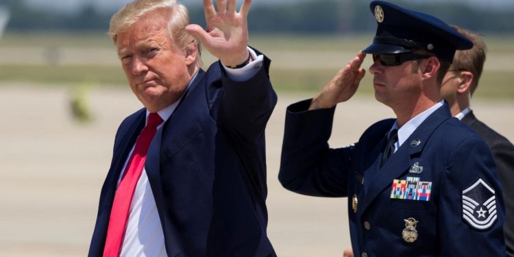 “الدولة العميقة” تحاول تقويض سياسات ترمب الخارجية غير المترابطة وإنقاذ العالم!