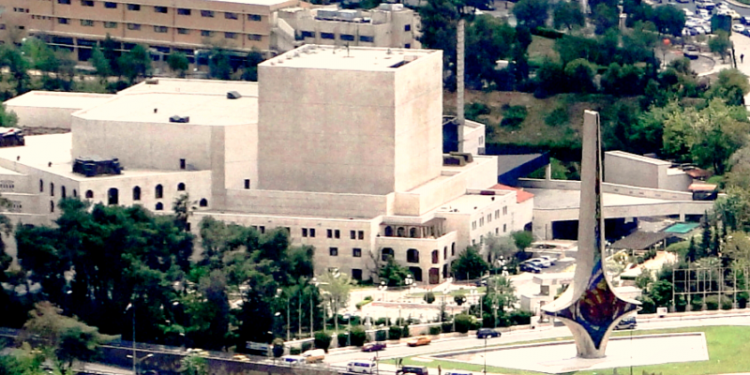 من يصنع التغيير