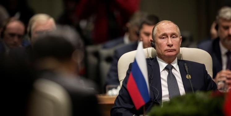 من سياسي مغمور إلى عملاق عالمي.. هل استطاع بوتين تشكيل روسيا والعالم؟